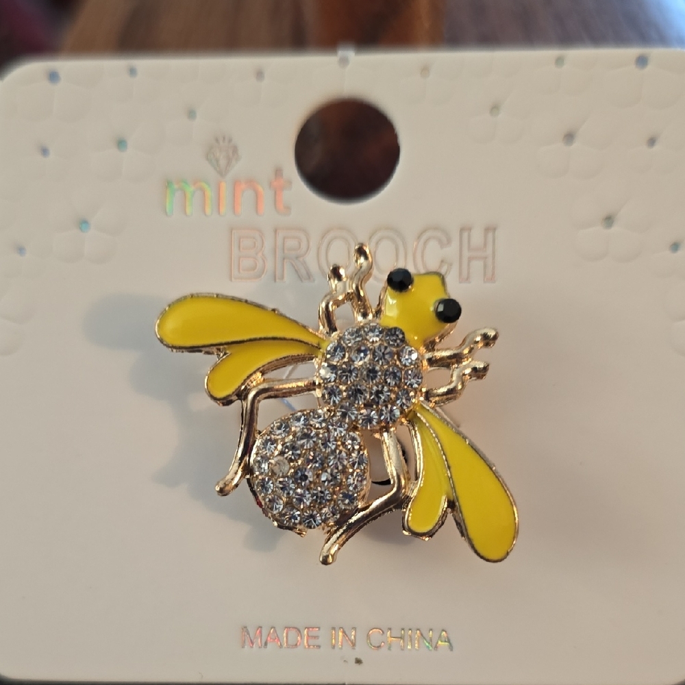 Mint Yellow and Gold Sparkling Bee Brooch